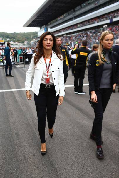 Fabiana Flosi, moglie di Bernie Ecclestone, con la test driver della Lotus Carmen Jord. LaPresse